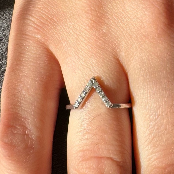 Genuine Diamond V Ring (1/10 ct. t.w.) in Sterling Silver, Size 5 - Picture 2 of 16